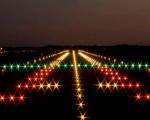 Landebahn am Flughafen Karlsruhe bei Nacht - Ab dem Flughafen Karlsruhe/Baden Baden fliegt Ryanair nach Fes und Kiew. © Flughafen Karlsruhe
