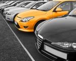 parkende Autos - Die Parkplatz-Buchung am Flughafen München wird durch ein Online-Tool erleichtert.