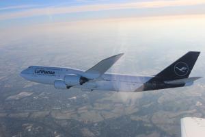 Lufthansa Boeing 747 im Flug