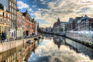 Blick auf Amsterdamer Grachten