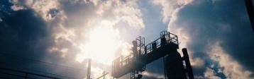 Baustelle mit wolkigem Himmel