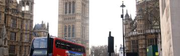Großbritannien: London Bus, Houses of Parliament © Volkmann