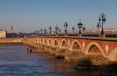 Pont de Pierre, Port de la Lune - Bordeaux Pont de Pierre, Port de la Lune - Bordeaux