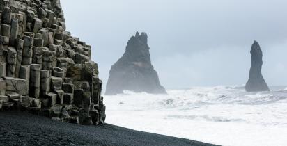Reynisfjara Beach - Island Reynisfjara Beach - Island