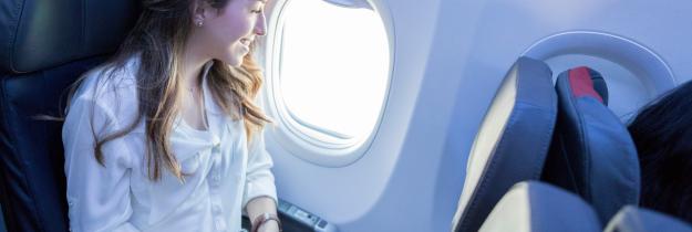 Flugzeug+Mensch+Fenster