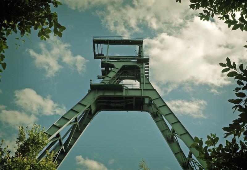 Frankreich: Nord-Pas-de-Calais - Förderturm - Kohlemine