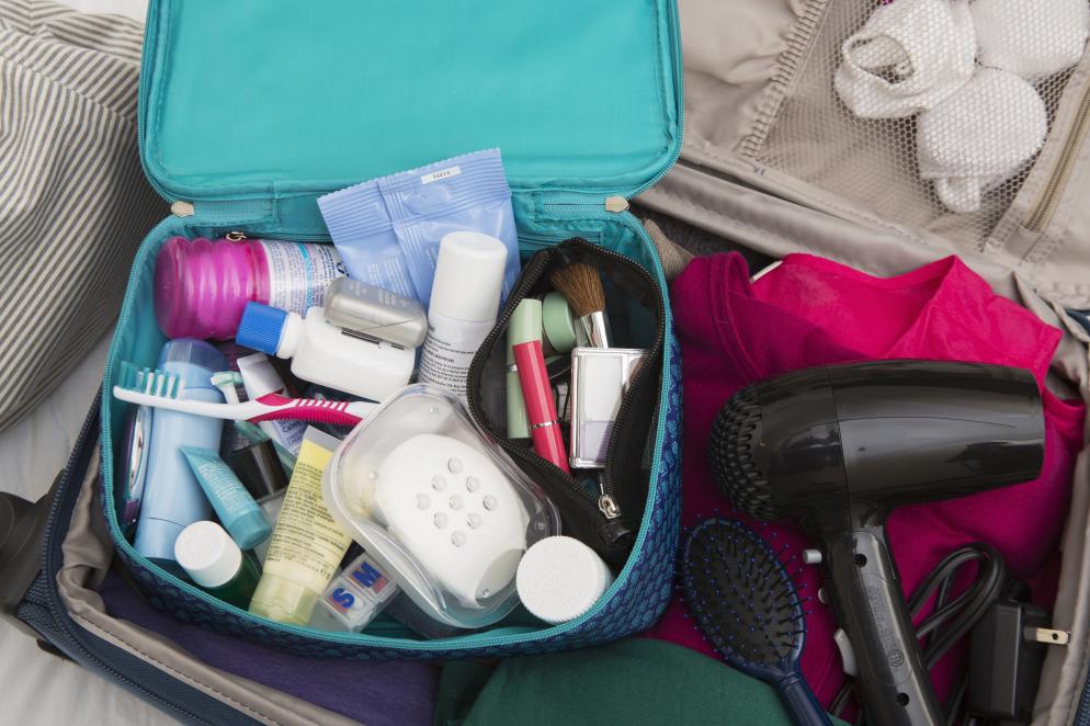 hygiene+bad+kulturbeutel+kulturtasche+schminkzeug+föhn+packliste