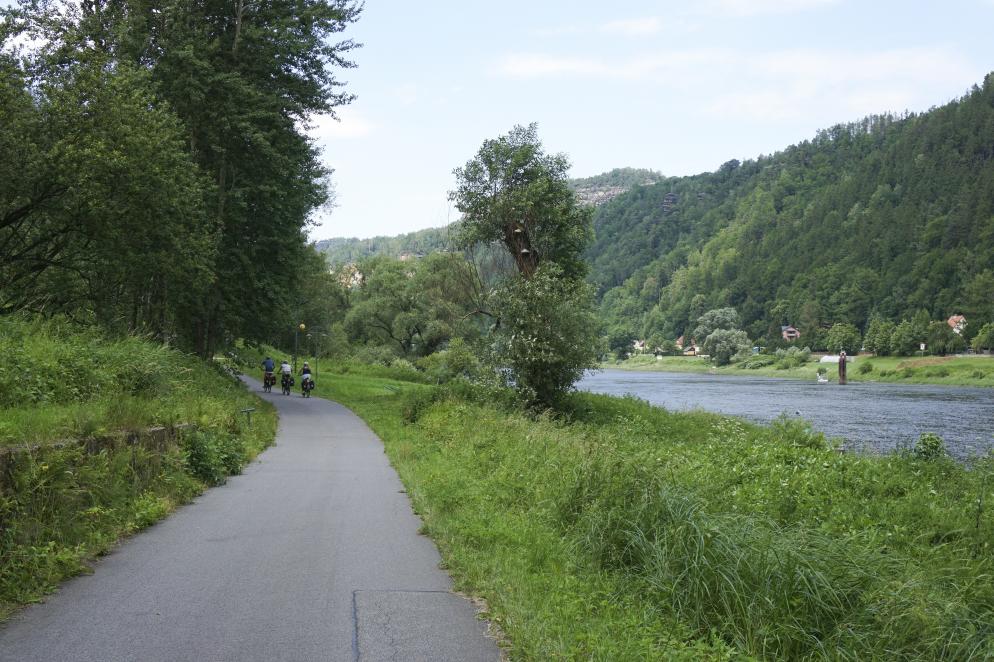 Elberadweg - Elbsandsteingebirge Elberadweg - Elbsandsteingebirge