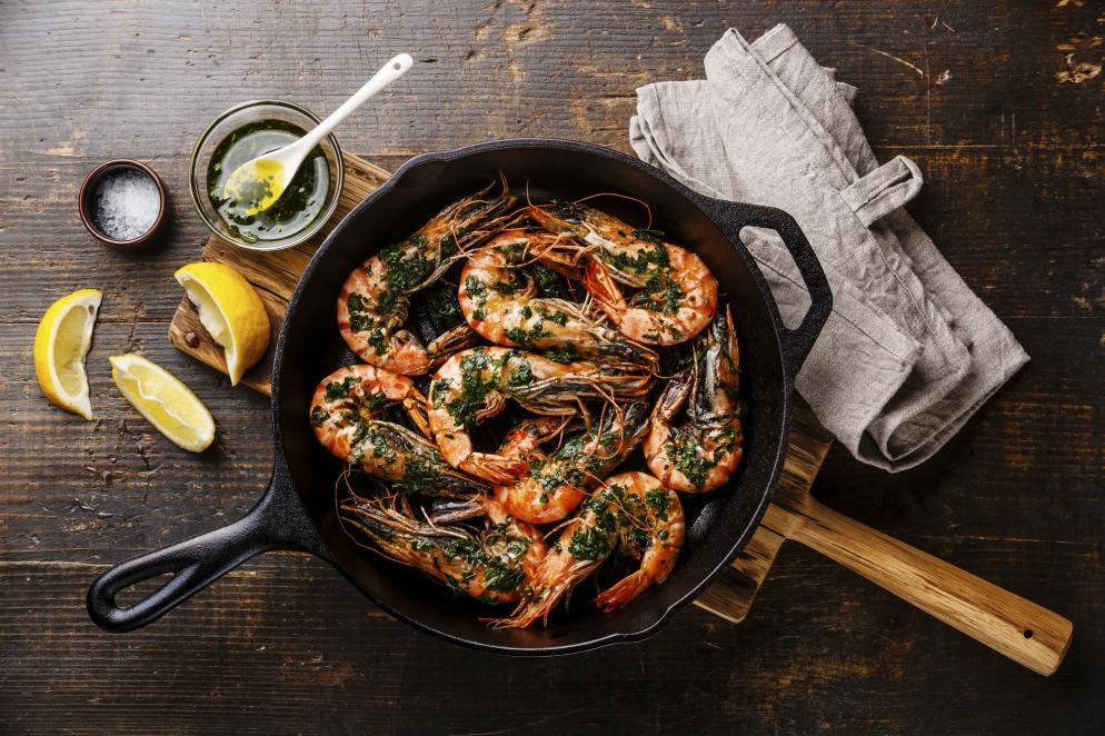 Tapas: Garnelen - Pfanne - Öl -Zitrone