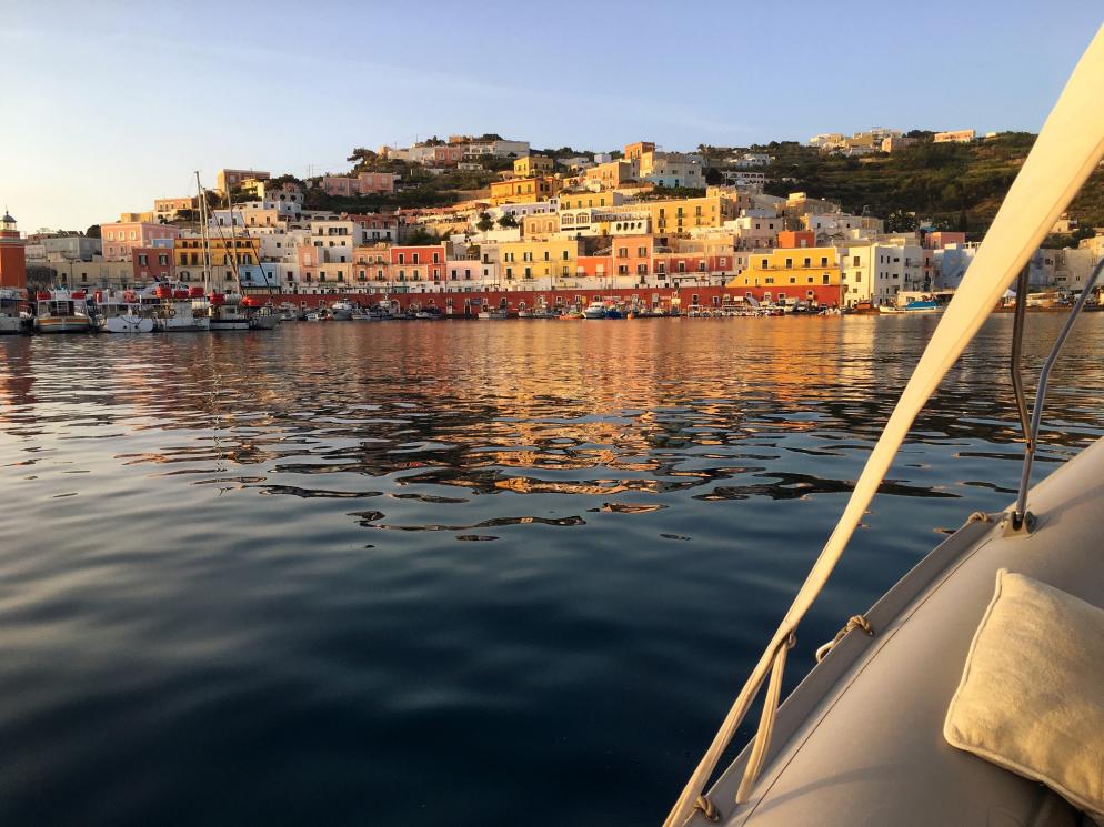 Ponza (Insel Ponza) Ponza (Insel Ponza)