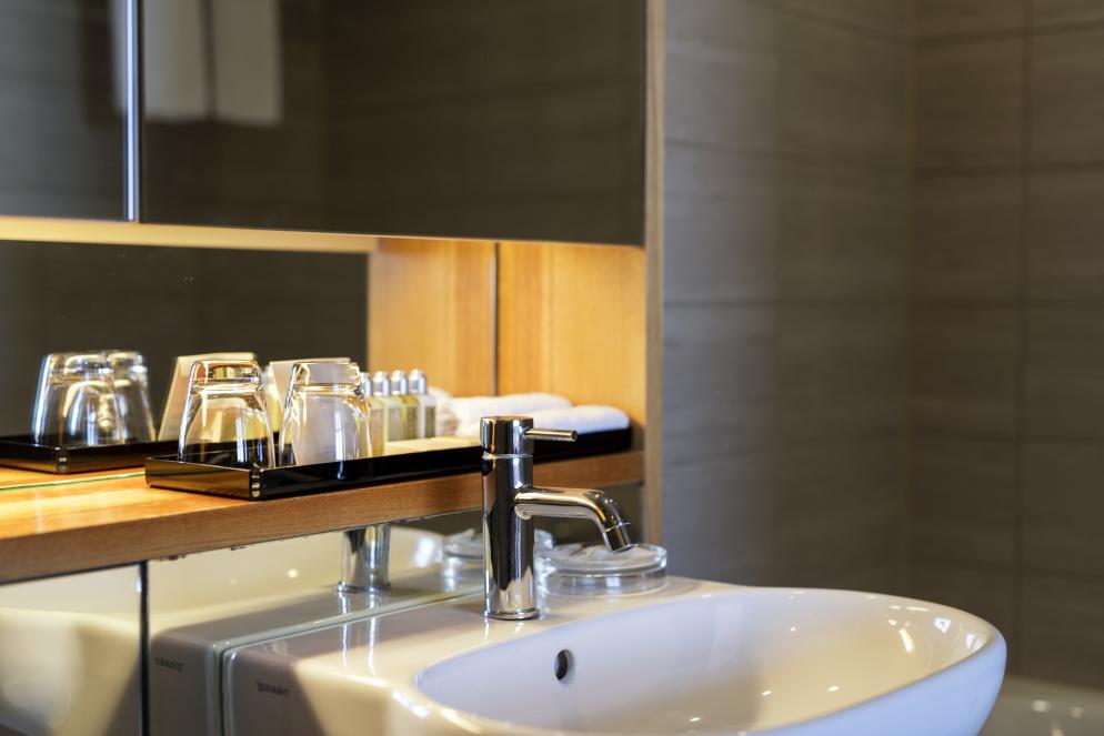 Bad+Hotel+Waschbecken+Armaturen