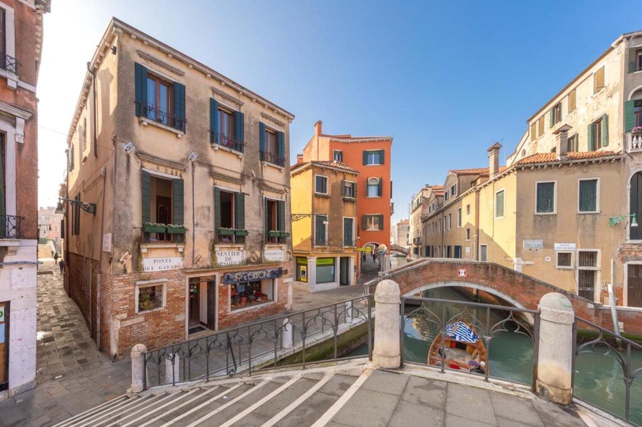 B&B Casanova Ai Tolentini (Venedig, Venetien) ️ Inkl. Flug